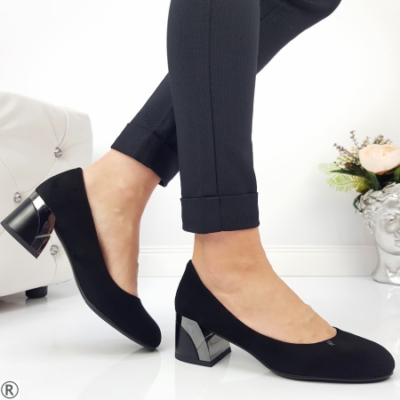 Дамски обувки на широк ток в черен цвят велур- Beti Black