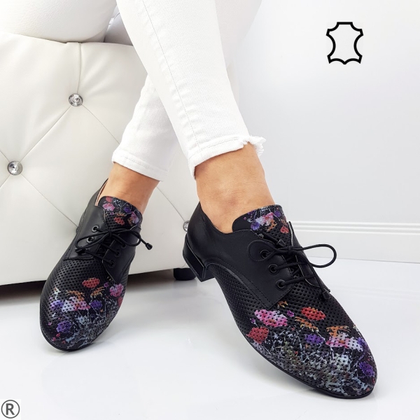 Дамски обувки от перфорирана естествена кожа- Marika Black