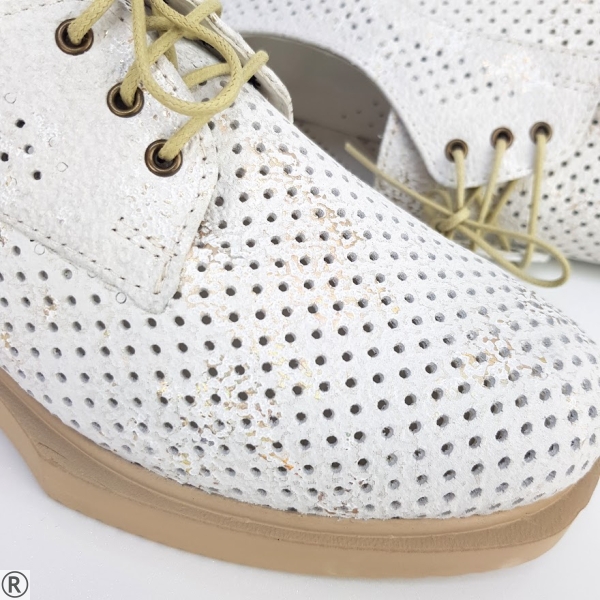 Бежови ежедневни обувки от перфорирана естествена кожа- Greta
