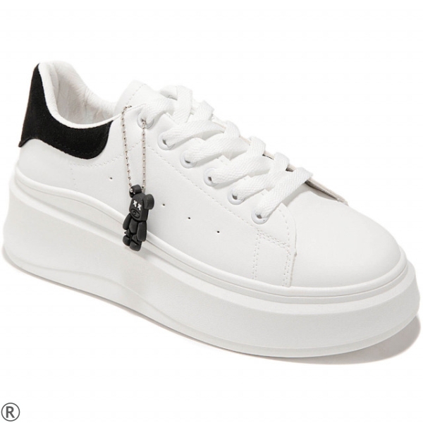 Спортни обувки в бял цвят с мече- Diane Black