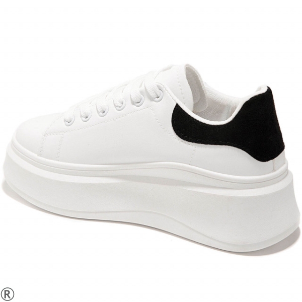 Спортни обувки в бял цвят с мече- Diane Black
