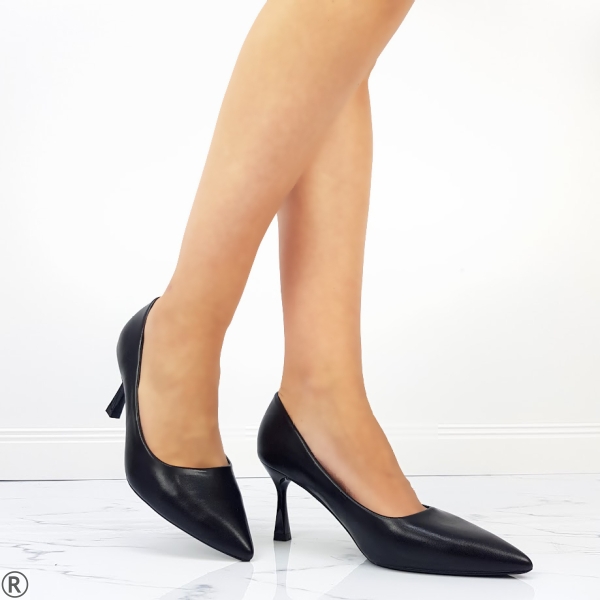 Елегантни черни обувки на среден ток- Alma Black