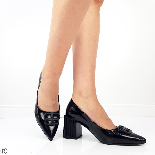 Елегантни обувки в черен лак с ефектен ток- Eliza Bulgaria