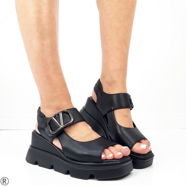 Черни сандали на платформа- Lina Black