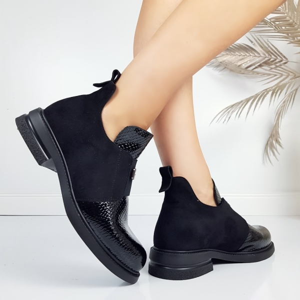 Черни дамски боти от велур и лак- Klara Black 11244