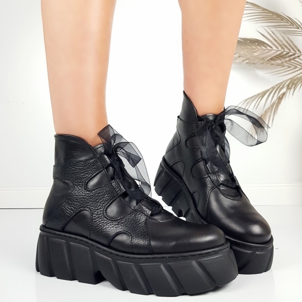 Черни боти от естествена кожа на платформа- Morani 11444