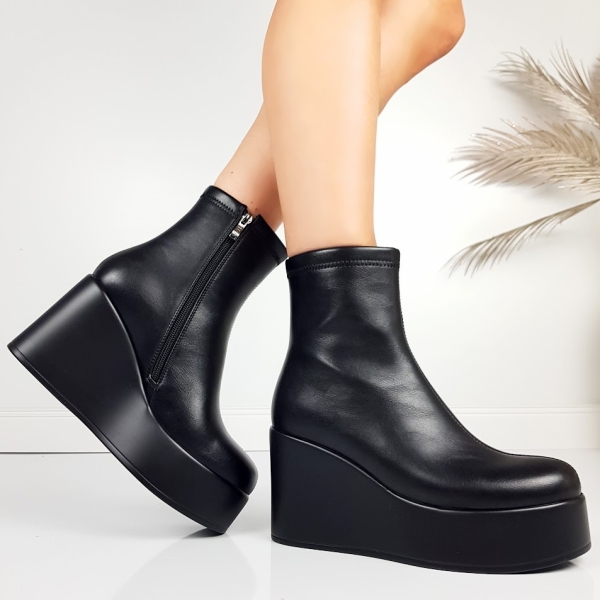 Черни боти на платформа- Eliza Bulgaria 11475