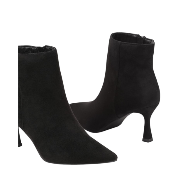 Елегантни велурени боти в черен цвят- Sindi Black 11541
