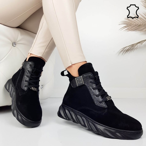 Черни боти от естествен велур и кожа- Darena Black 11551