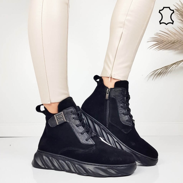 Черни боти от естествен велур и кожа- Darena Black 11551