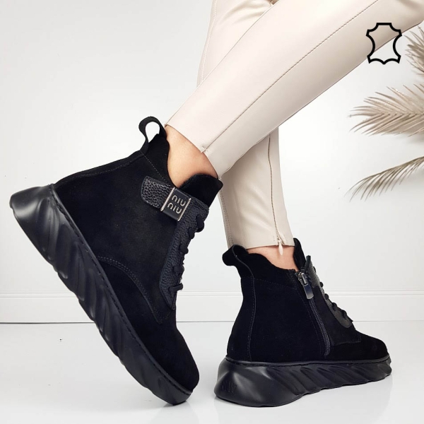 Черни боти от естествен велур и кожа- Darena Black 11551