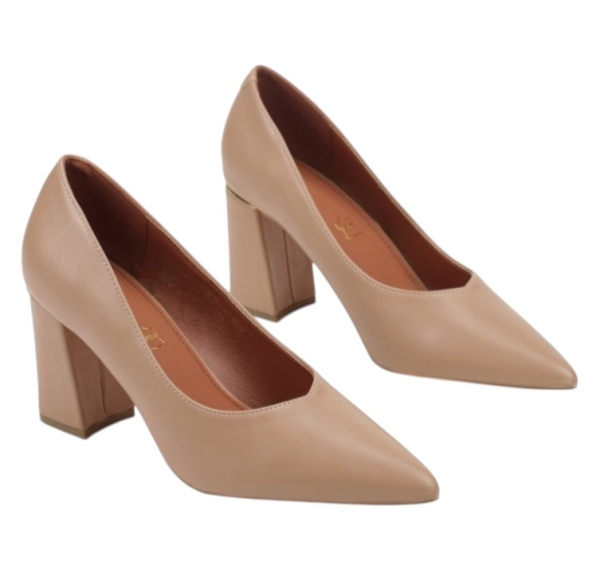 Остри бежови обувки на широк ток- Klaudia Beige 11698