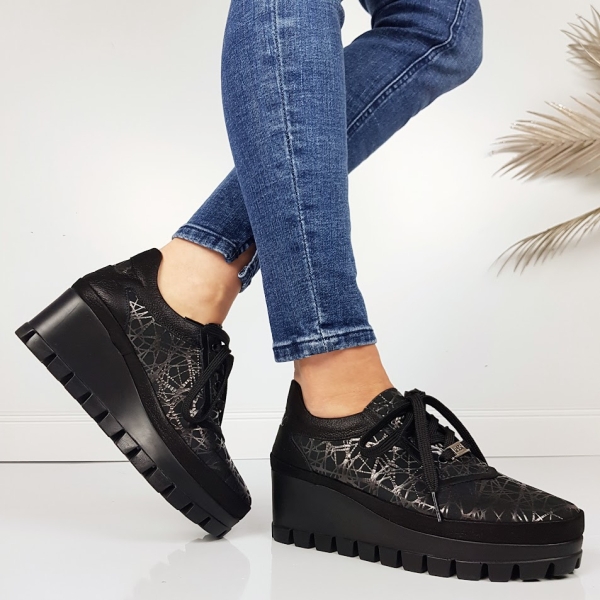 Черни обувки от естествена кожа с ортопедична стелка- Hana Black 11718