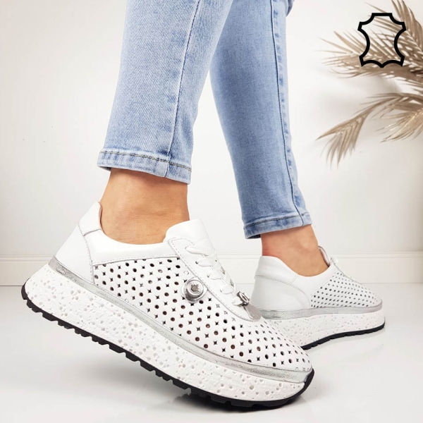 Обувки от перфорирана естествена кожа- Krina White 11794