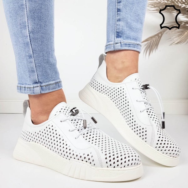 Обувки от перфорирана естествена кожа- Dara White 11798