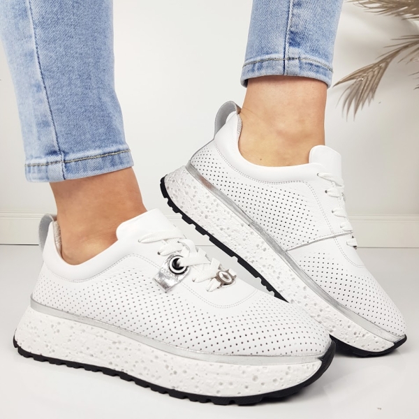 Бели сникърси от перфорирана естествена кожа- Sisi White 11808 