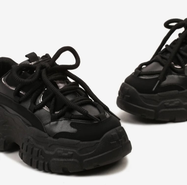 Черни маратонки на платформа- Klara 11875