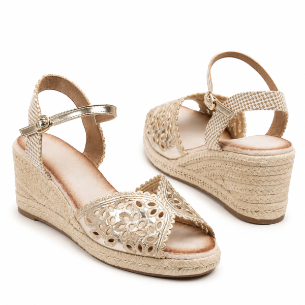 Златисти сандали на платфрома- Briana Gold 12126