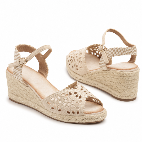 Бежова сандали на платфрома- Briana Beige 12127