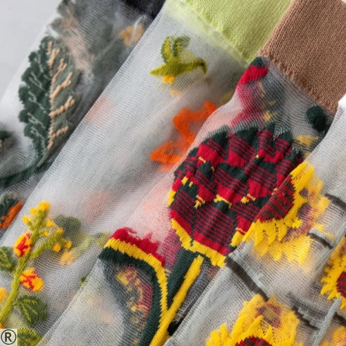 Дамски копринени чорапи с цветя - Yellow Birds