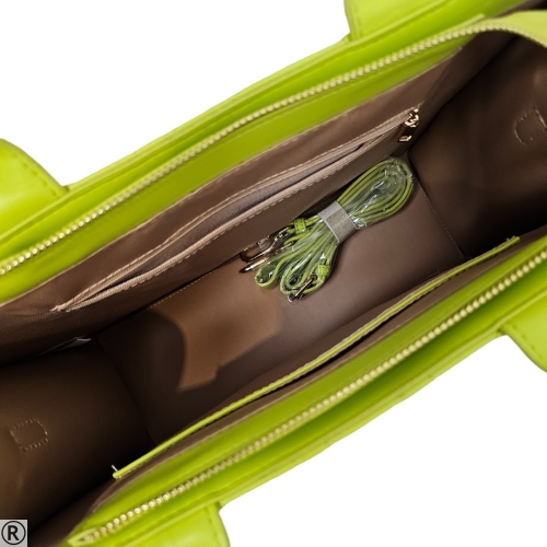 Елегантна твърда чанта в зелено - Shantal Green