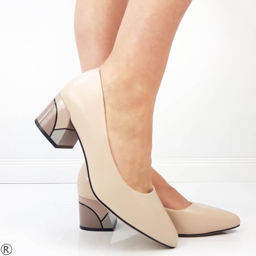 Елегантни обувки на среден ток в бежов цвят- Reneta Black