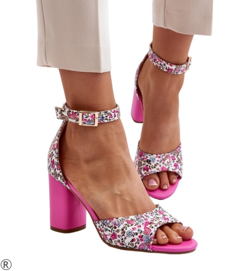 Дамски сандали в розов цвят с цветя- Qnita Pink