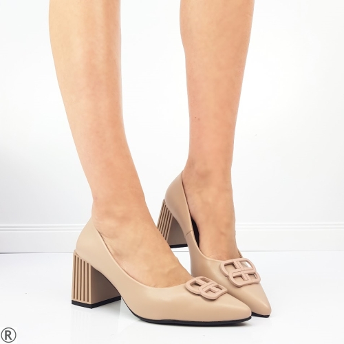 Елегантни обувки в  бежов цвят с ефектен ток- Eliza Bulgaria