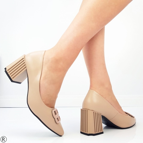 Елегантни обувки в  бежов цвят с ефектен ток- Eliza Bulgaria