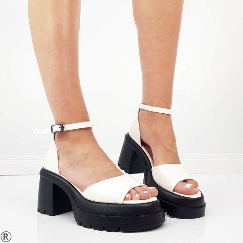 Дамски сандали на платформа в бял цвят- Eliza Bulgaria