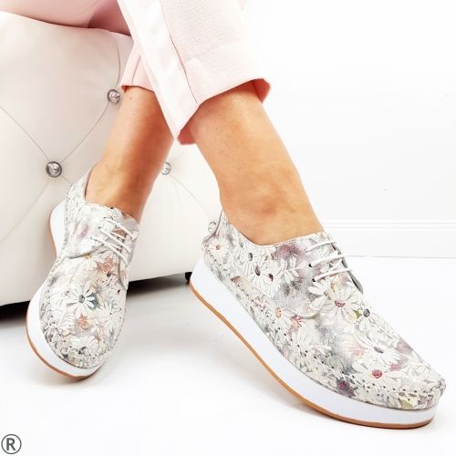 Обувки от естествена кожа с цветя- Klaris 