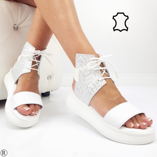 Бели сандали на платформа с връзки- Rita White