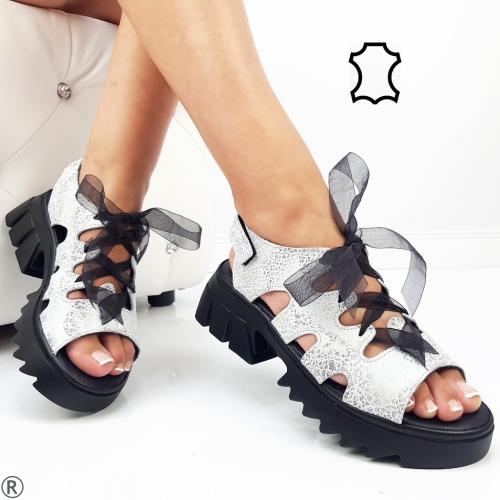 Дамски сандали със сатенени връзки- Lusi White