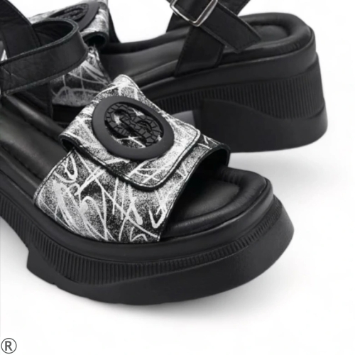  Дамски сандали от естествена кожа на ток и платформа- Kiara Black 10574