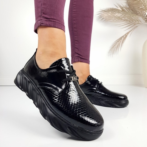 Спортни обувки от естествена кожа със змийски принт- Amelia Black 11263