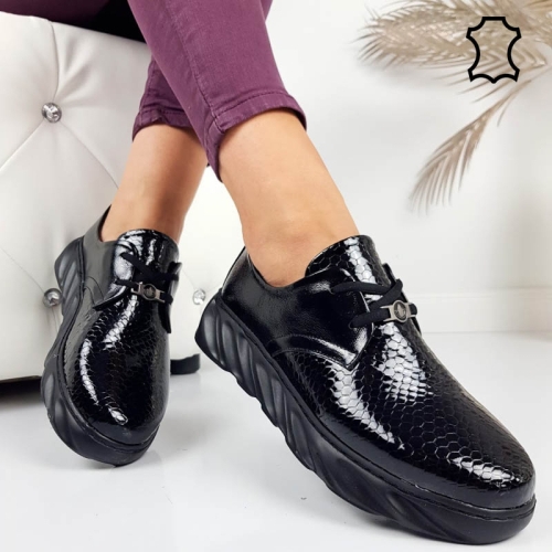 Обувки от естествена кожа на платформа - Amelia Black 11263