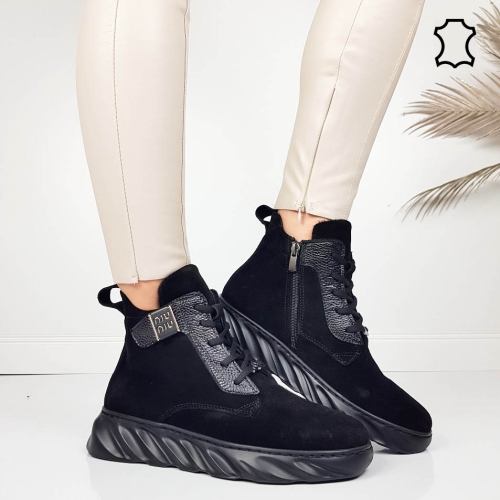 Черни боти от естествен велур и кожа- Darena Black 11551