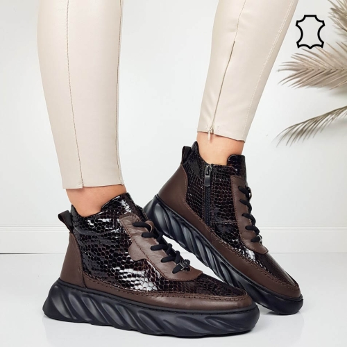 Кафяви боти от естествена кожа и лак- Darena Blrown 11553