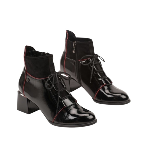 Черни лачени боти на удобен ток- Klara Black 11623