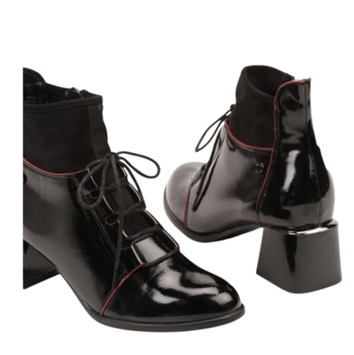 Черни лачени боти на удобен ток- Klara Black 11623