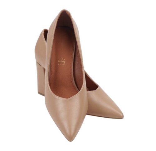 Остри бежови обувки на широк ток- Klaudia Beige 11698