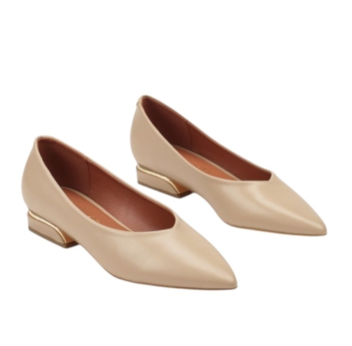 Остри бежови обувки на удобен широк ток- Katlin Beige 11703