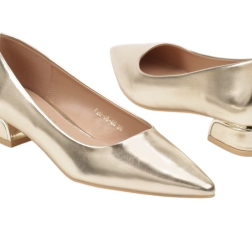 Златисти ежедневни обувки на удобен широк ток- Katlin Gold 11768