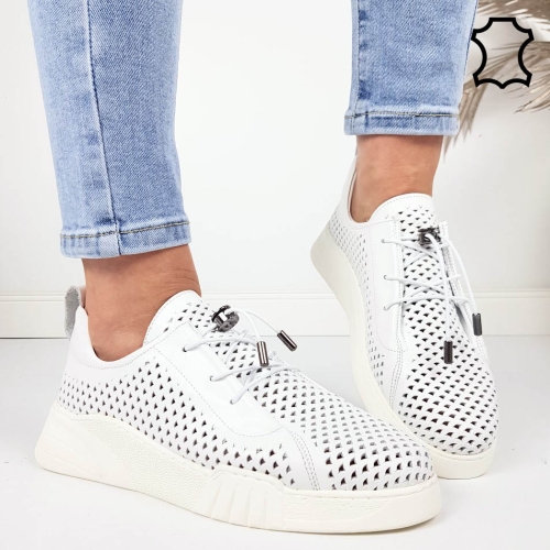 Обувки от перфорирана естествена кожа- Dara White 11798