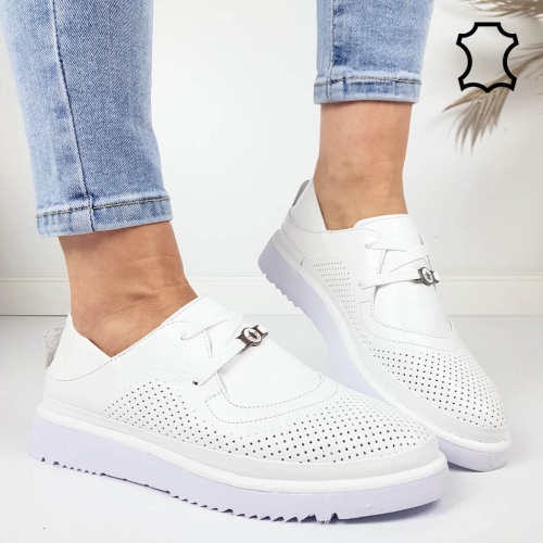 Бели обувки от перфорирана естествена кожа- Simona White 11807