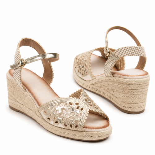 Златисти сандали на платфрома- Briana Gold 12126