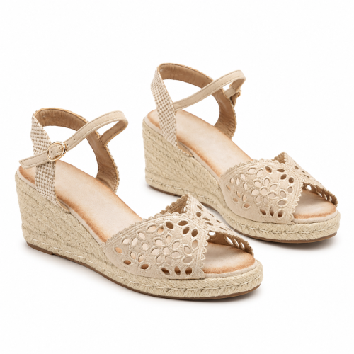 Бежова сандали на платфрома- Briana Beige 12127